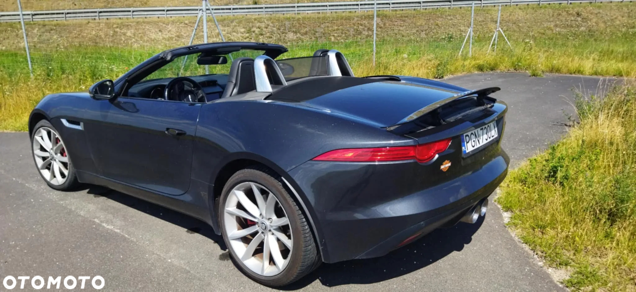 Jaguar F-Type - 12
