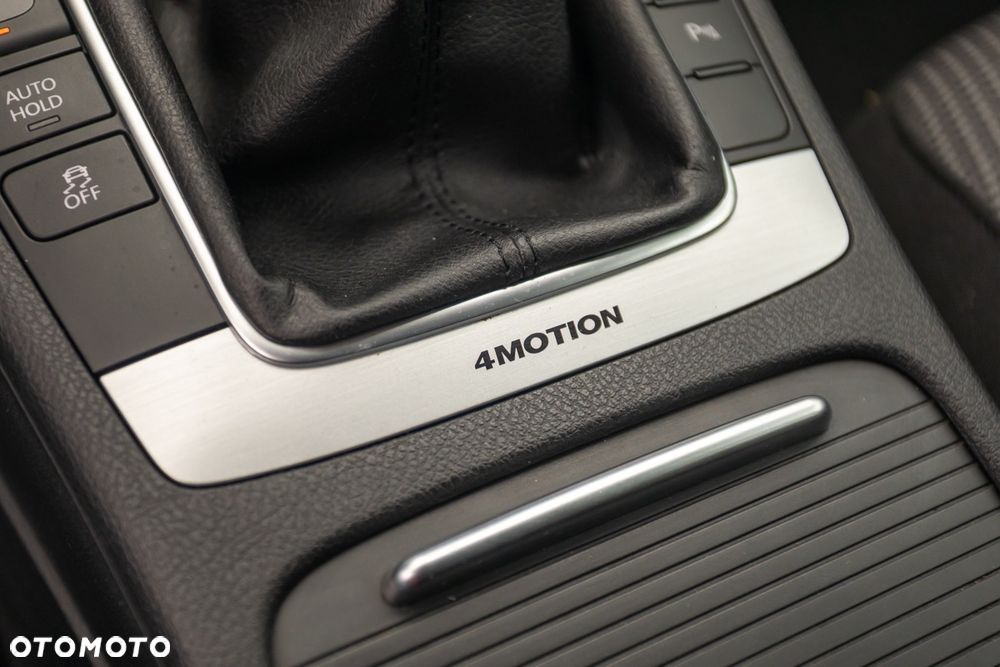 Volkswagen Passat 2.0 TDI DPF 4Mot Comfortline - 30