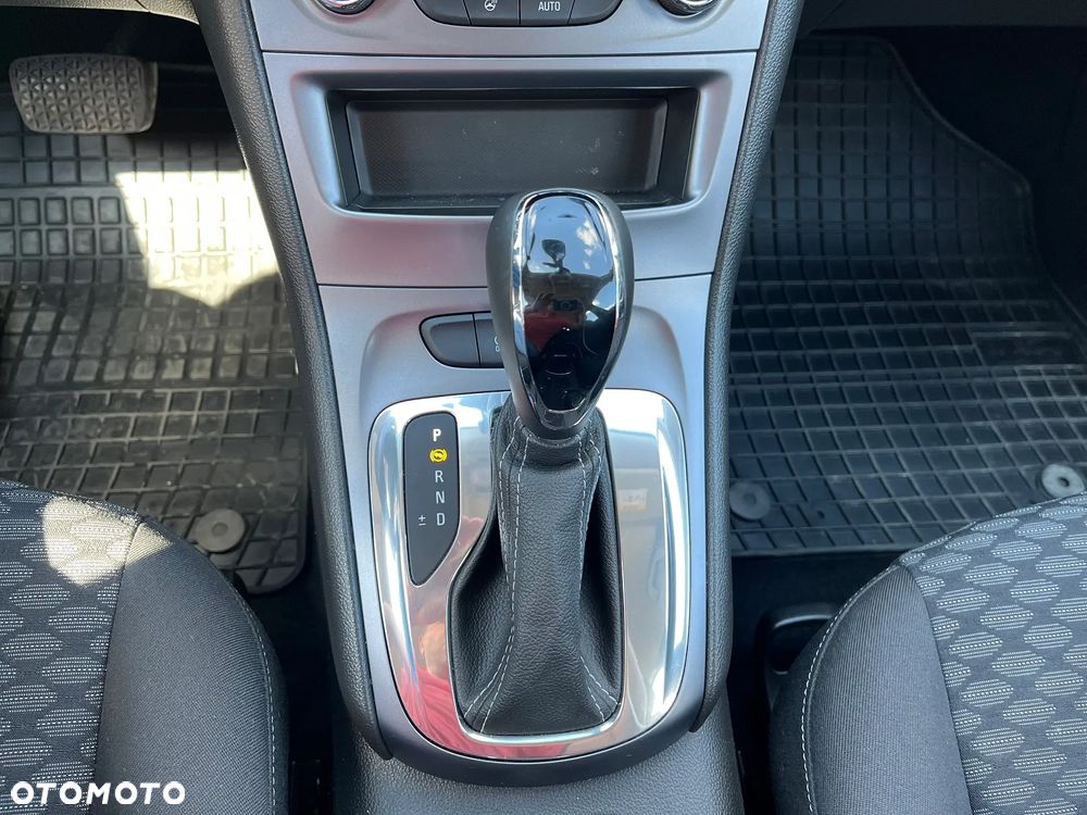 Opel Astra 1.4 T Enjoy S&S - 7