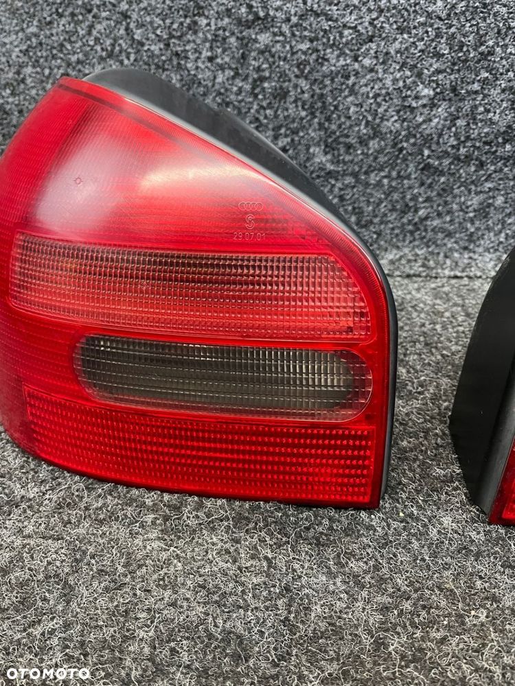 audi a3 8l lampa prawa  lewa tył tylna OE europa - 2