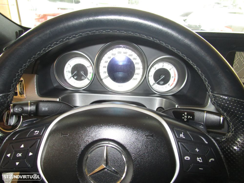 Mercedes-Benz E 300 BLUETEC Hybrid Avantgarde - 27