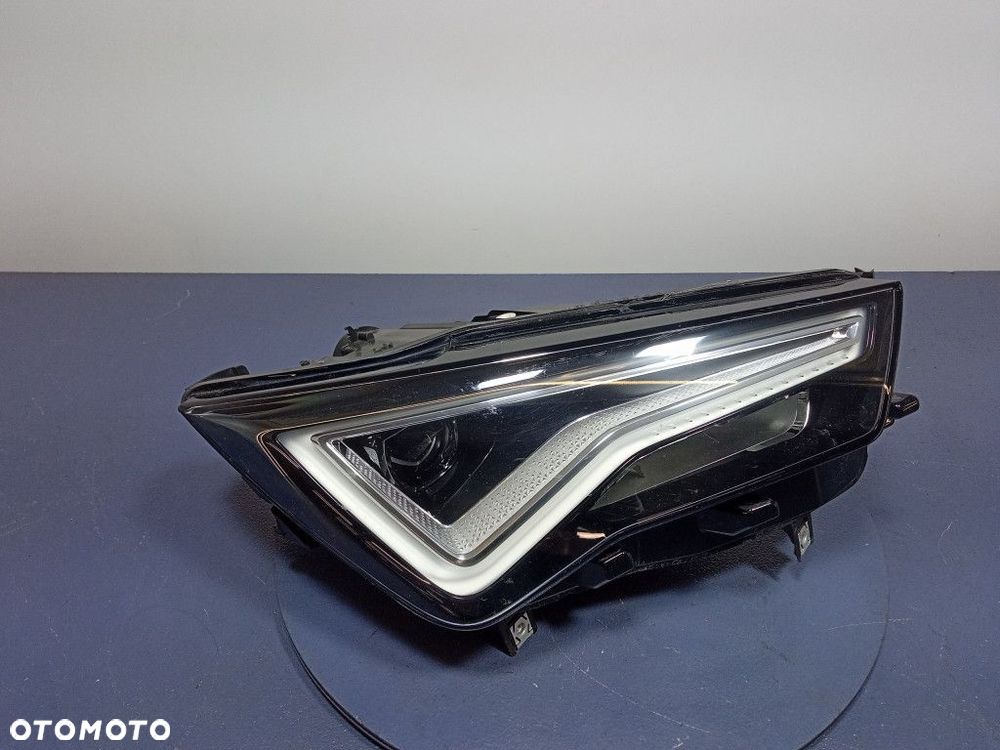SEAT ATECA LIFT REFLEKTOR PRAWY LAMPA PRZEDNIA 576941032B - 1
