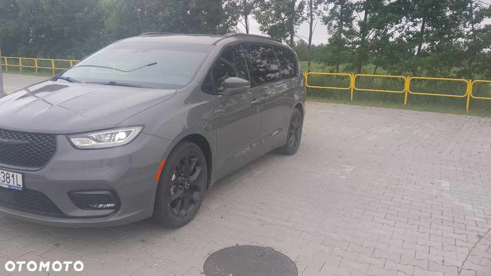 Chrysler Pacifica - 6