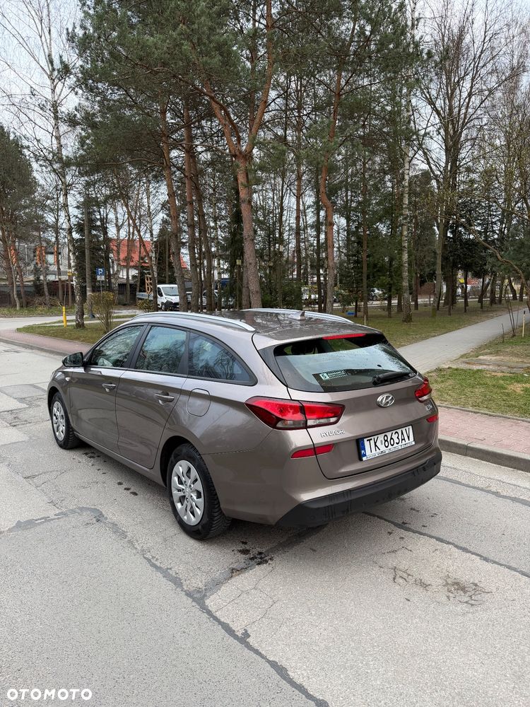 Hyundai i30 1.5 DPI Classic + - 5