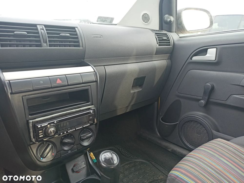 Volkswagen Fox - 11