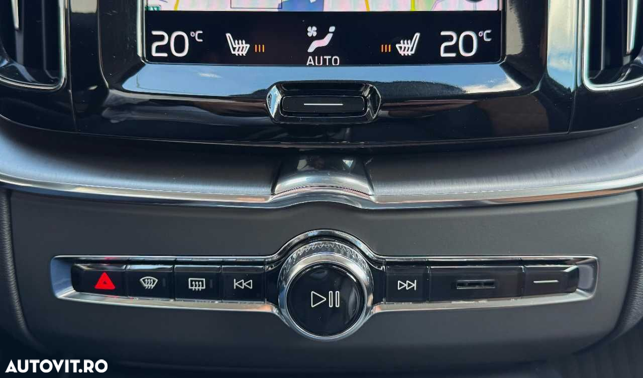 Volvo XC 60 D4 Momentum Pro - 24