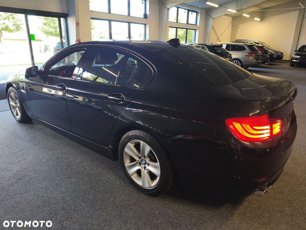 BMW Seria 5 525d - 5