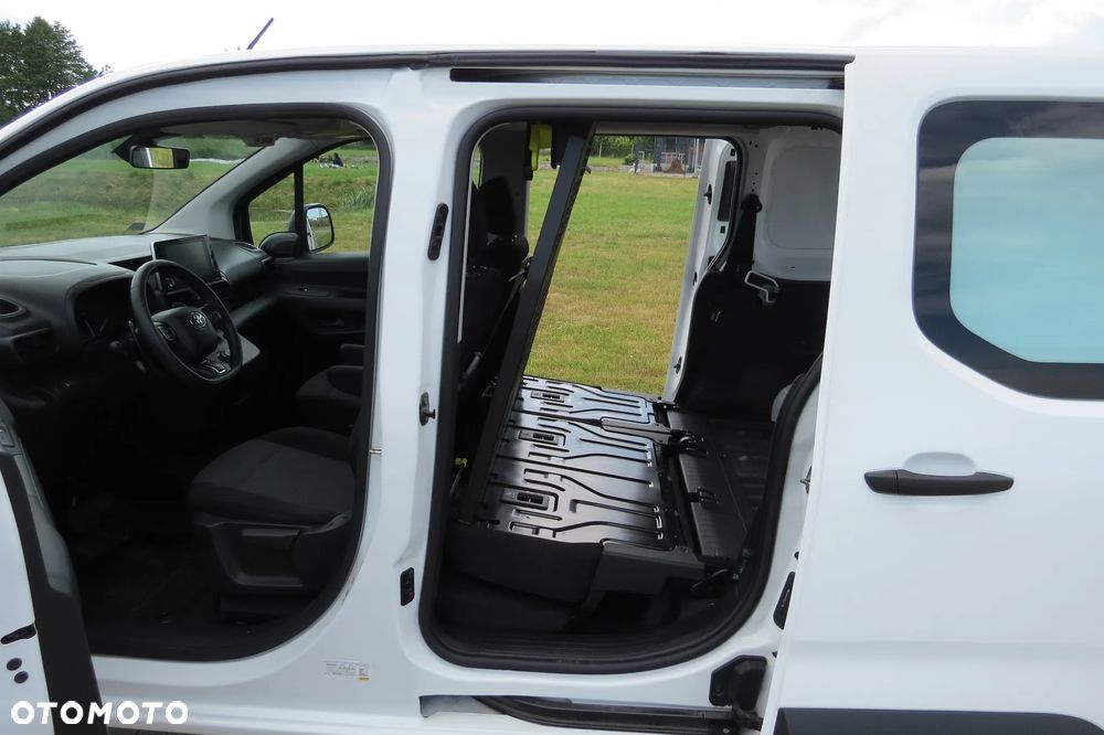Toyota Proace City 1.2 D-4t 130km A/t Long Brygadówka - 28