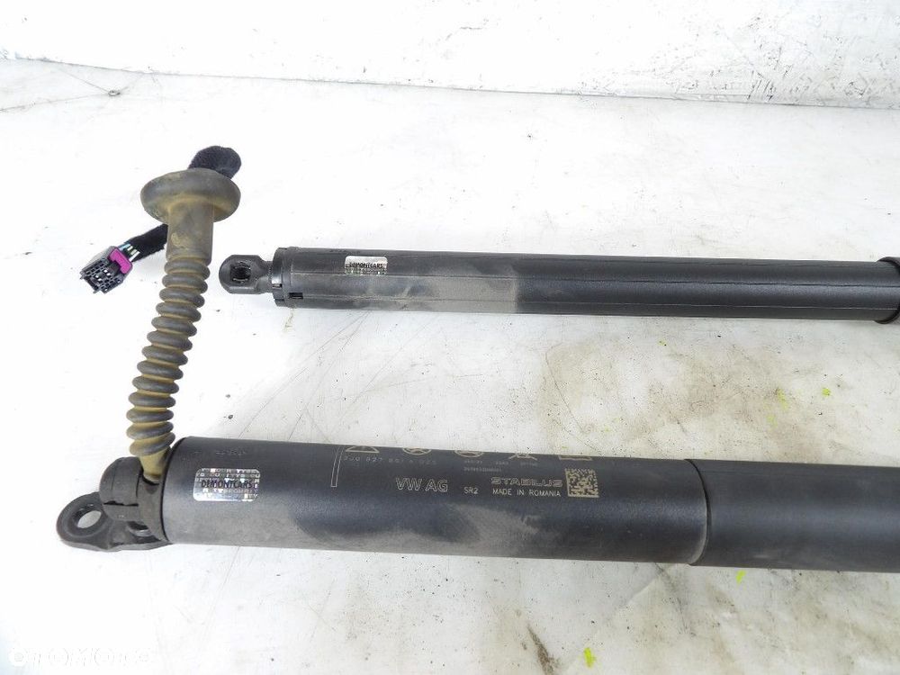 SKODA SUPERB IV 4 KOMBI SIŁOWNIKI TYLNEJ KLAPY BAGAŻNIKA 3J0827552 - 3