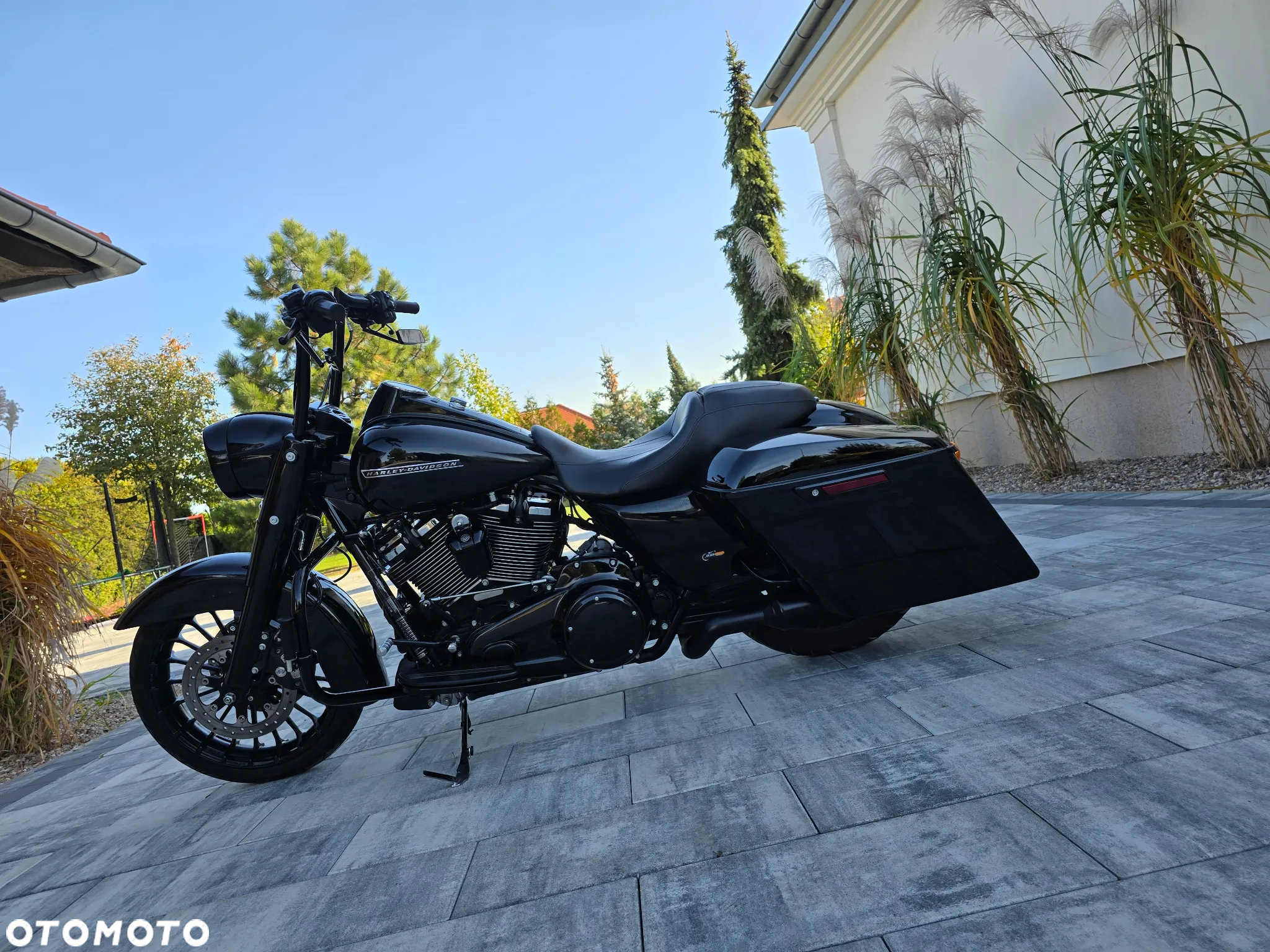 Harley-Davidson Touring Road King - 13