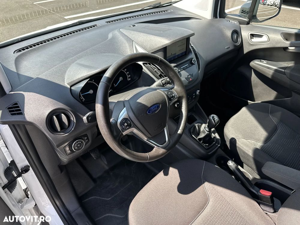 Ford Transit Courier - 10
