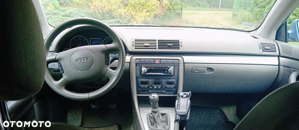 Audi A4 Limousine - 5