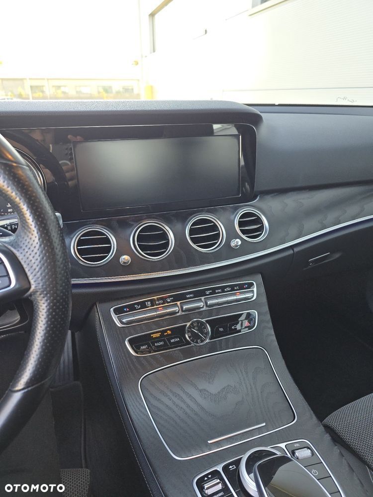 Mercedes-Benz Klasa E 250 9G-TRONIC - 4