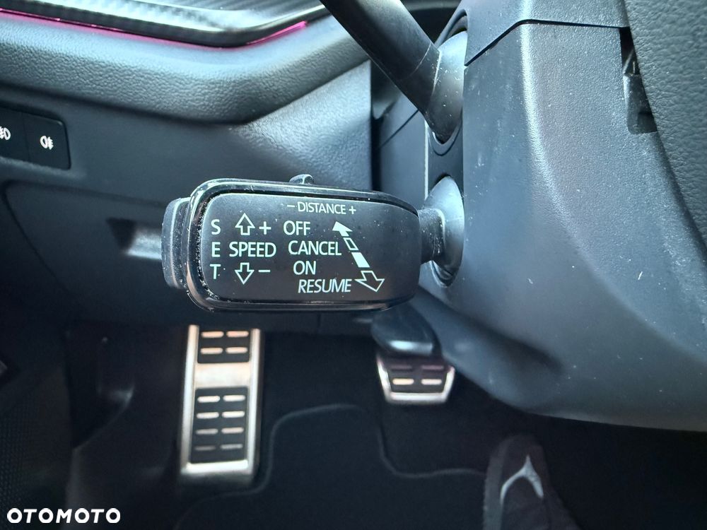 Skoda Octavia 2.0 TDI DSG RS - 39