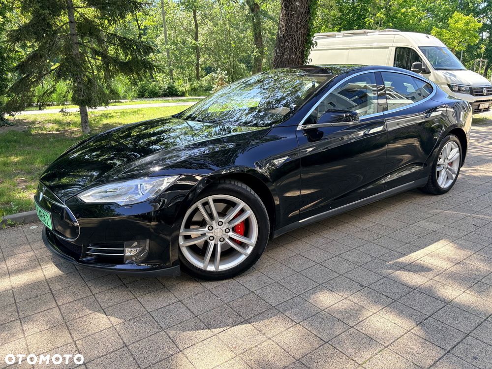 Tesla Model S - 1