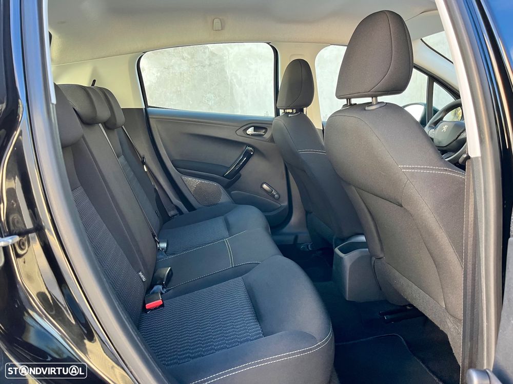 Peugeot 208 1.6 BlueHDi Allure - 14