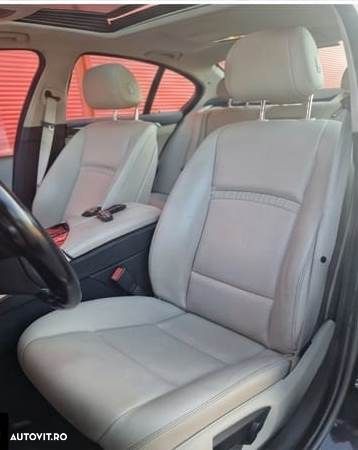BMW Seria 5 525d xDrive - 11