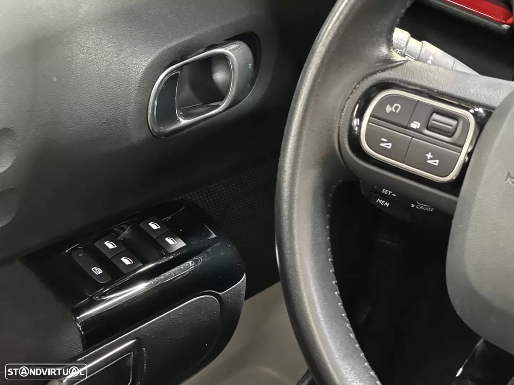 Citroën C3 1.2 PureTech Shine - 32