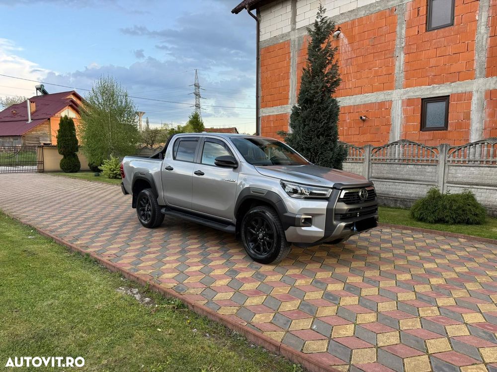 Toyota Hilux 2.8D 204CP 4x4 Double Cab AT Invincible - 2