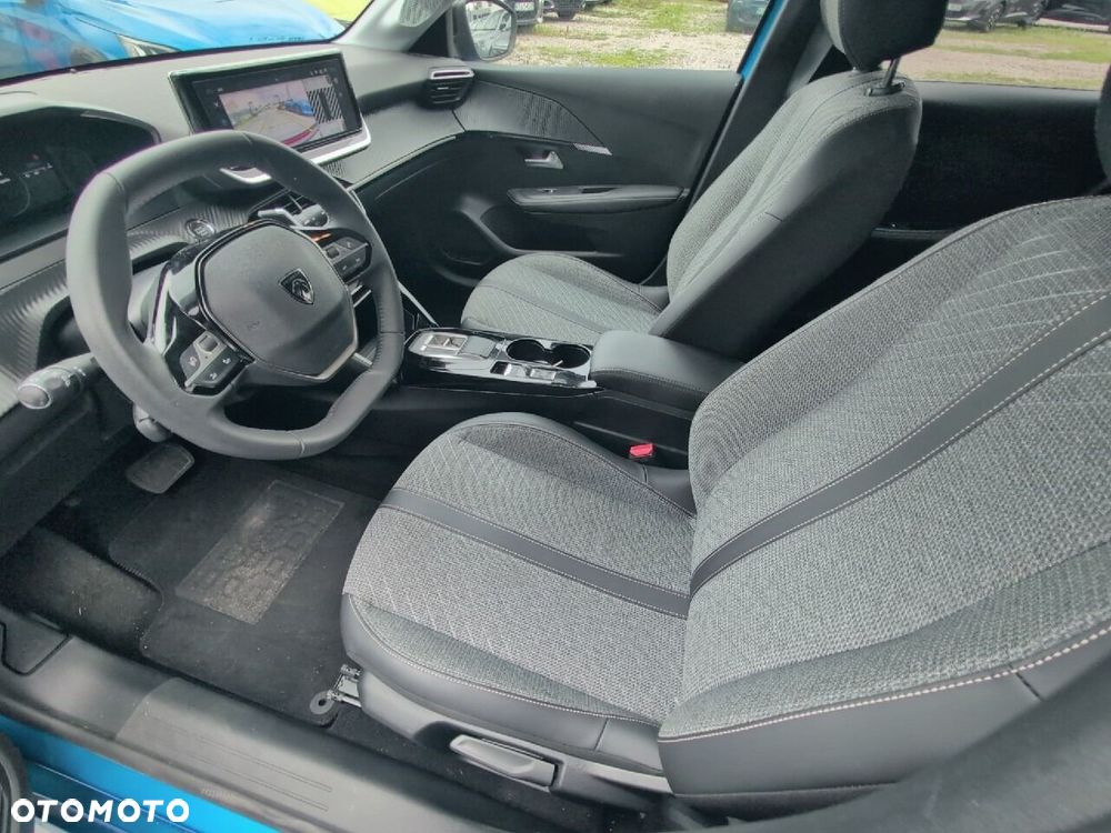 Peugeot 208 - 10