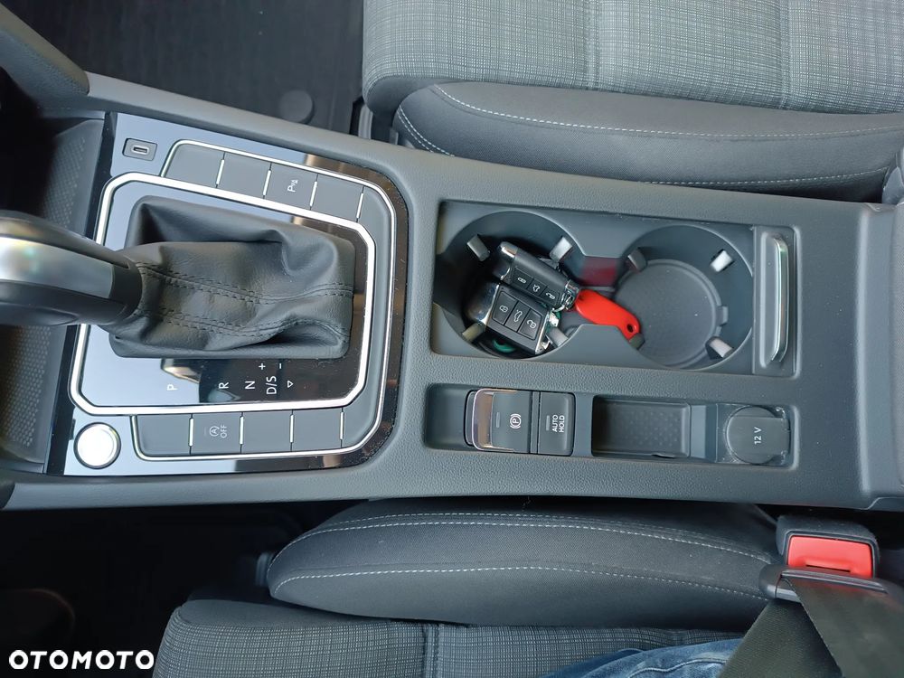 Volkswagen Passat 2.0 TDI EVO Business DSG - 23