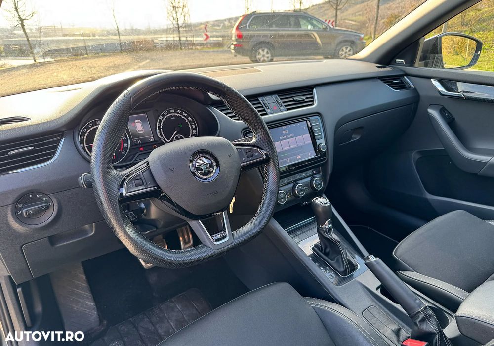 Skoda Octavia 2.0 TDI DSG RS - 7