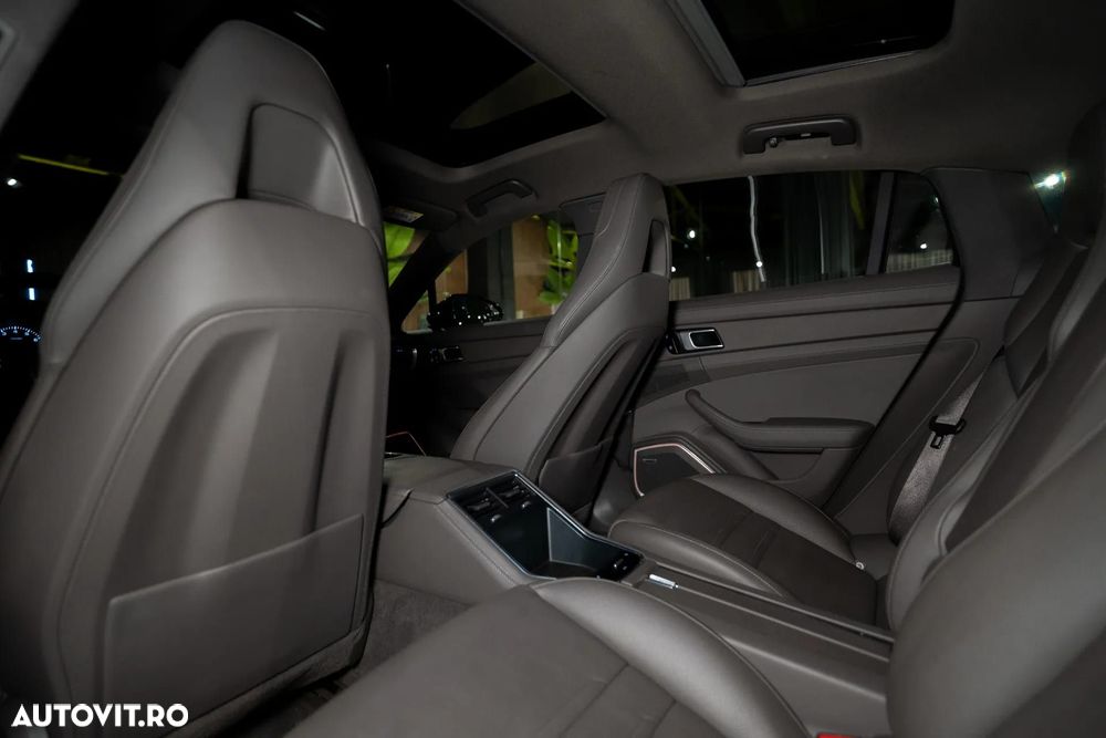 Porsche Panamera - 16