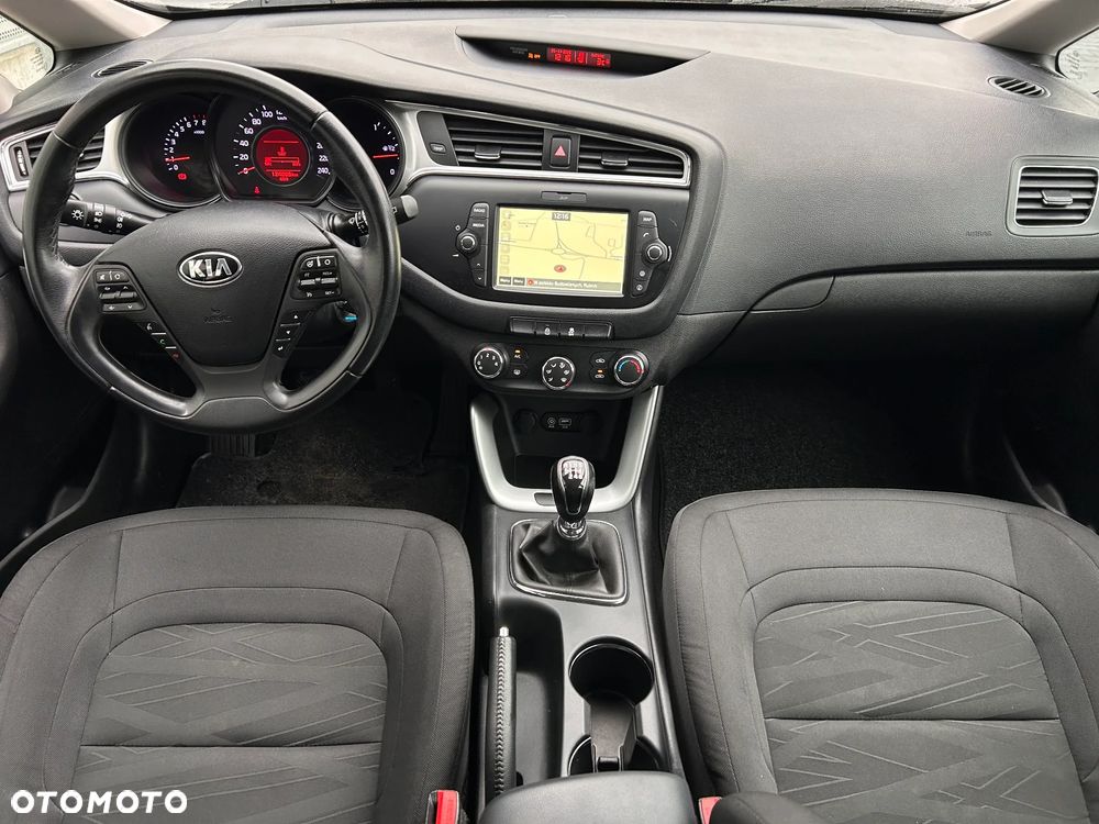 Kia Ceed 1.6 GDI Dream-Team Edition - 21