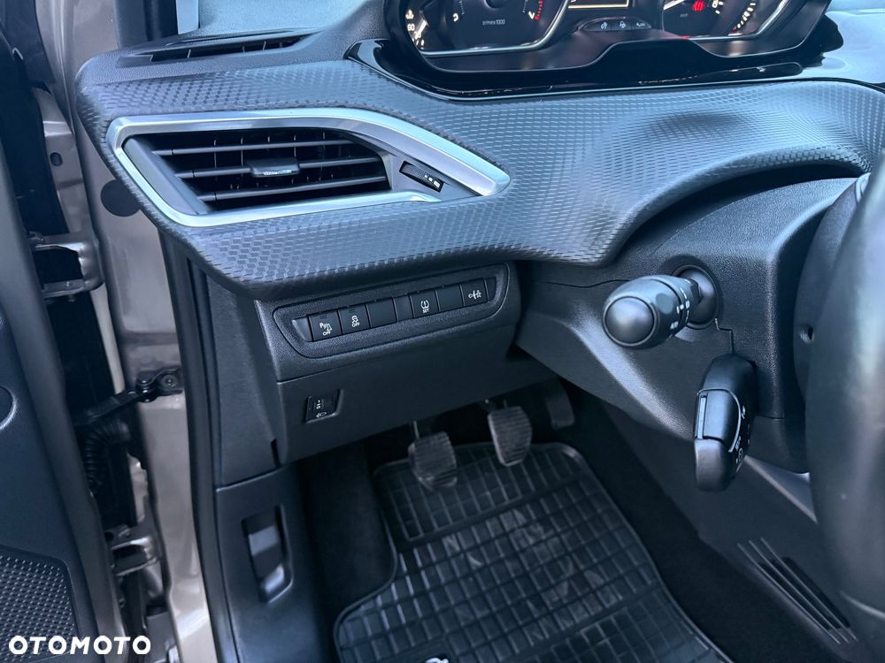 Peugeot 2008 120 VTI Allure - 21