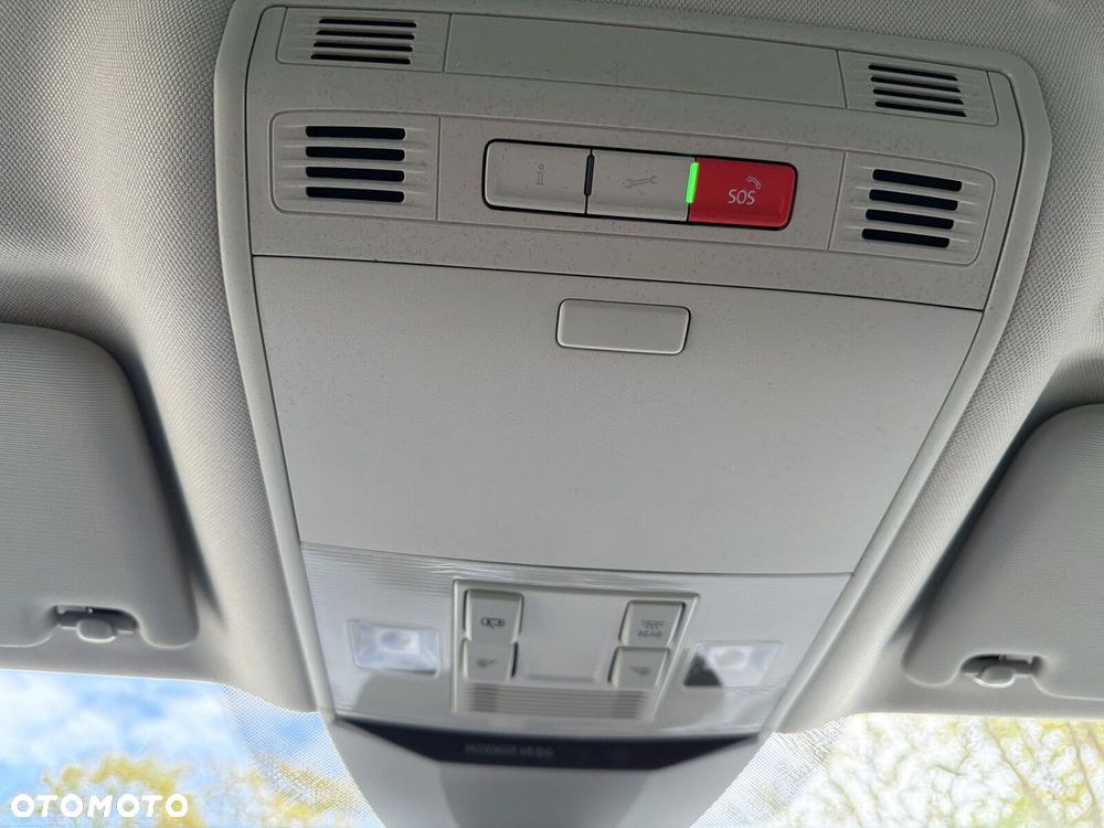 Volkswagen Passat - 32