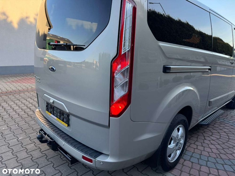 Ford Tourneo Custom - 17