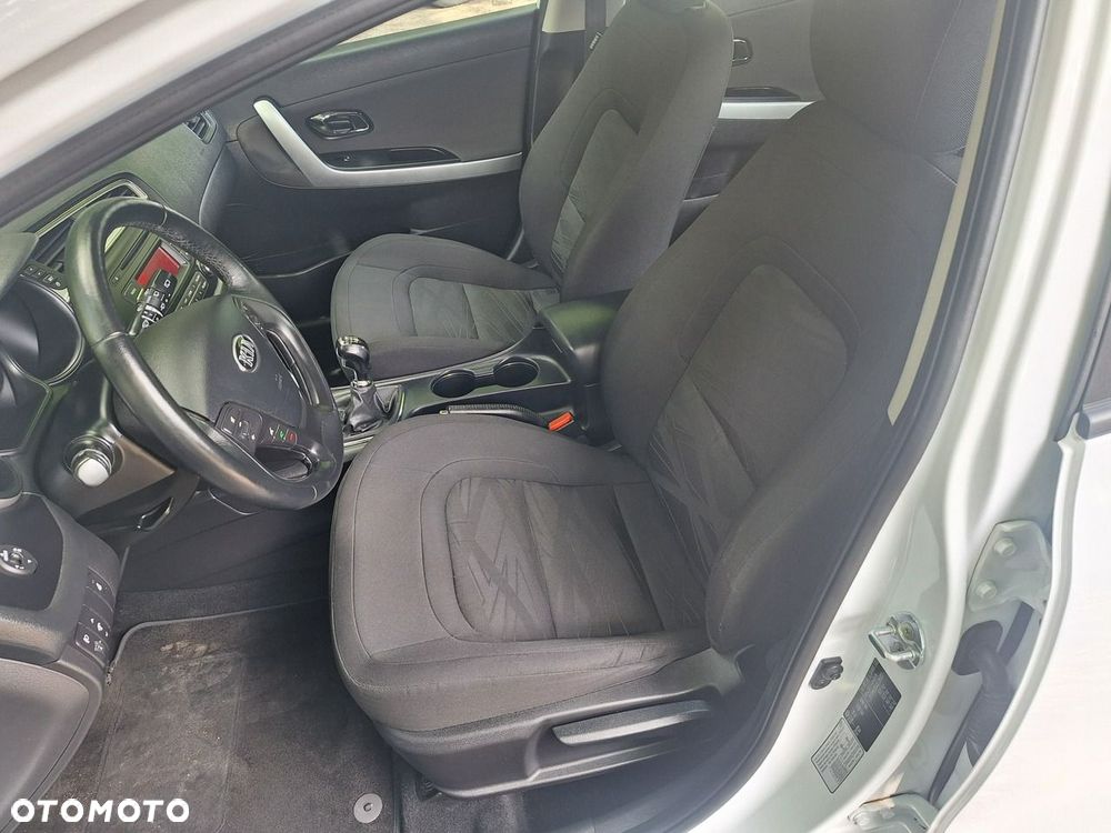 Kia Ceed - 10