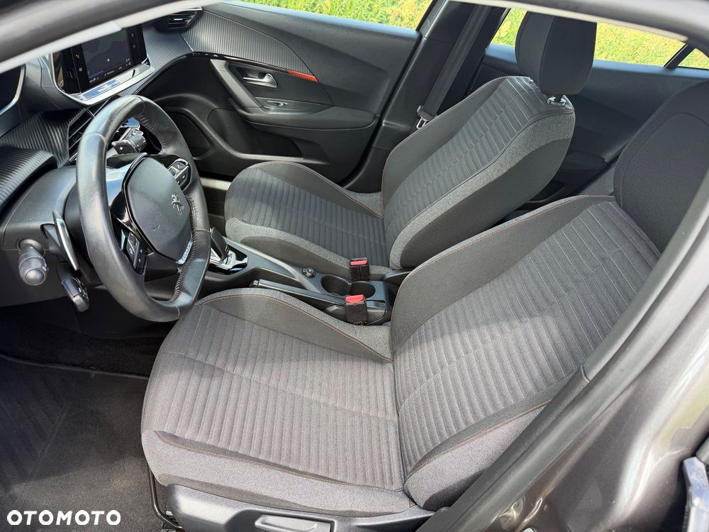 Peugeot 2008 1.2 PureTech Active S&S EAT8 - 10