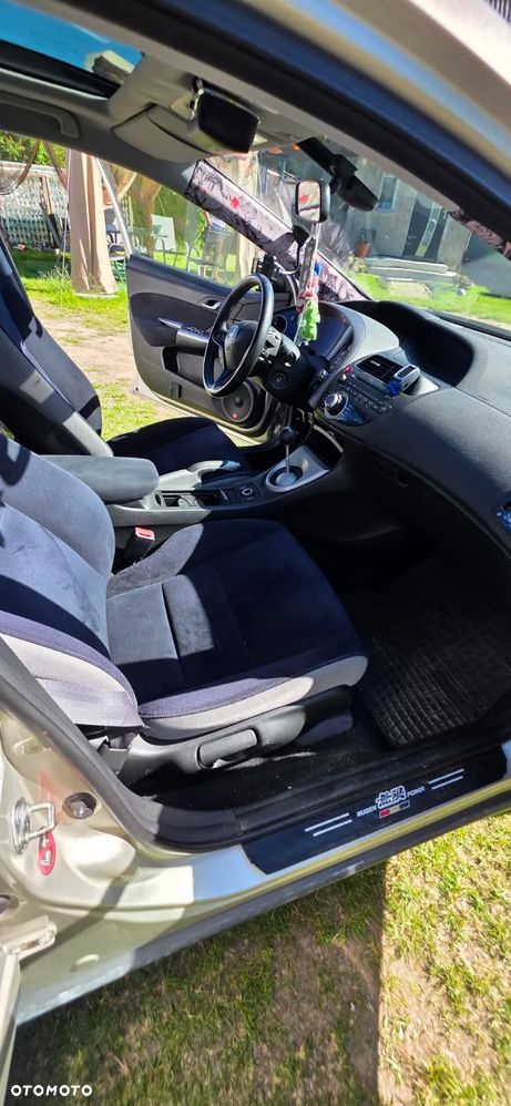 Honda Civic 1.8 Executive NAVI - 11