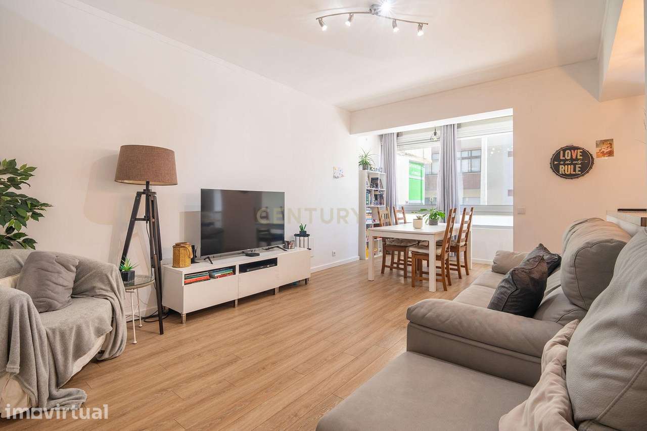 Apartamento Renovado T2 em Oeiras, ótimas áreas e com tudo perto de si - Grande imagem: 2/38
