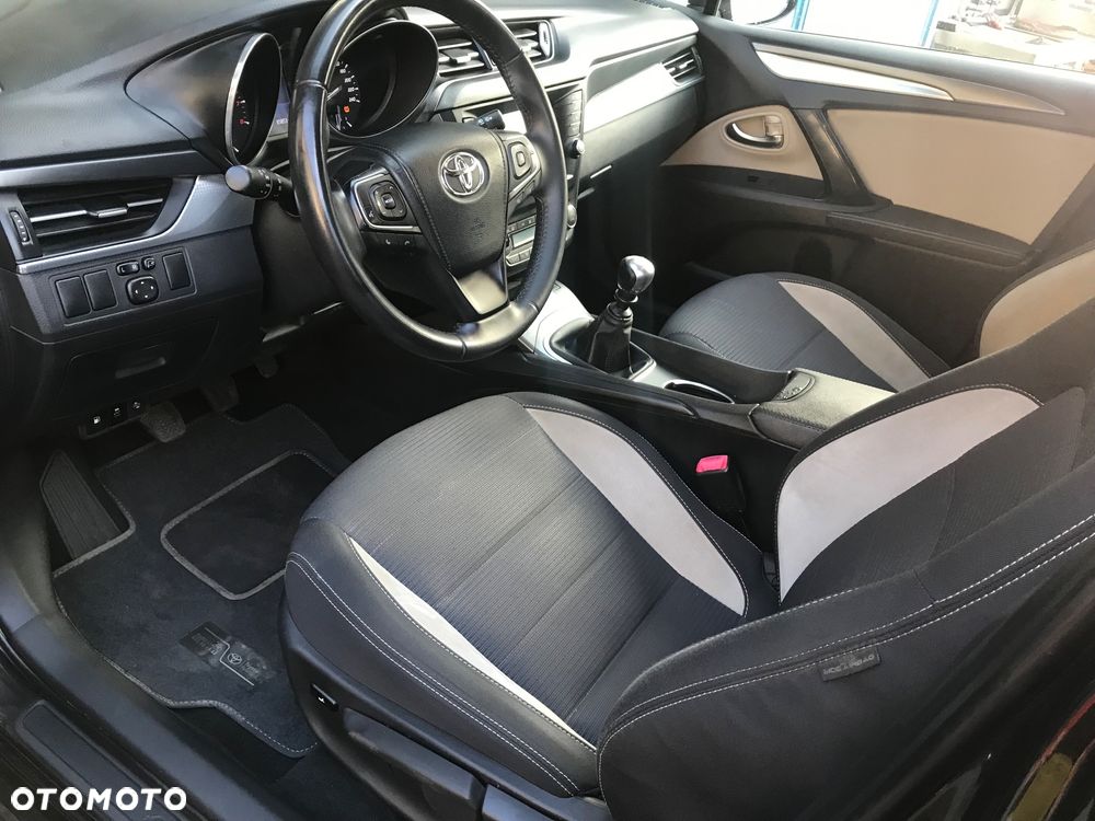Toyota Avensis - 9