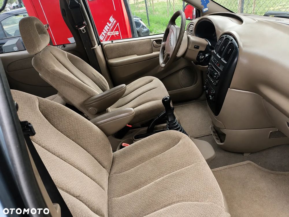 Chrysler Voyager 2.5L CRD LX - 5