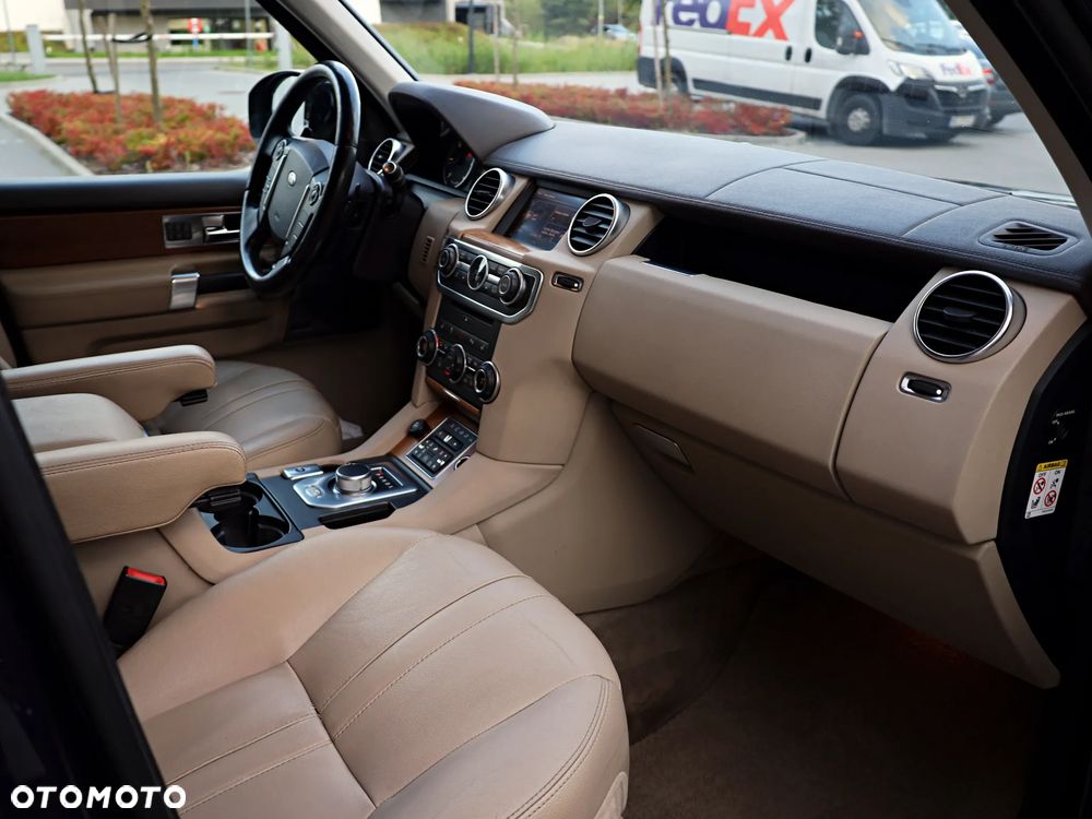 Land Rover Discovery IV 3.0 SD V6 HSE - 17