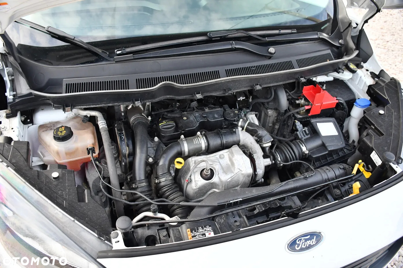 Ford Transit Courier - 40