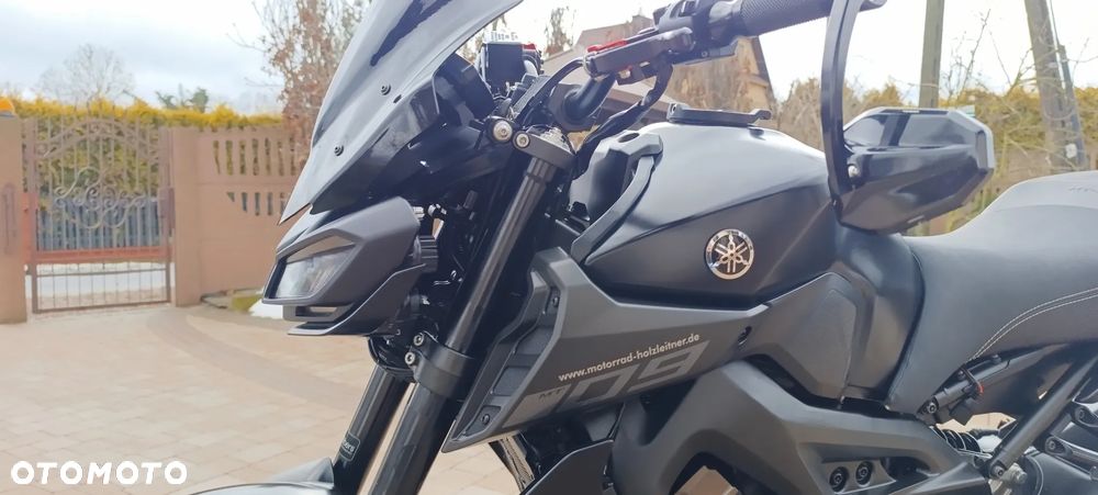 Yamaha MT - 40