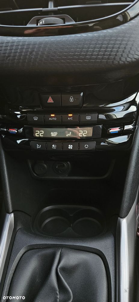 Peugeot 2008 PureTech 82 Allure - 15