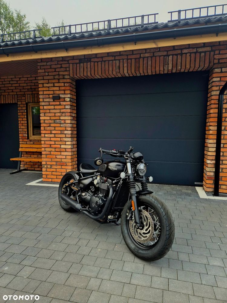 Triumph Bonneville Bobber - 3