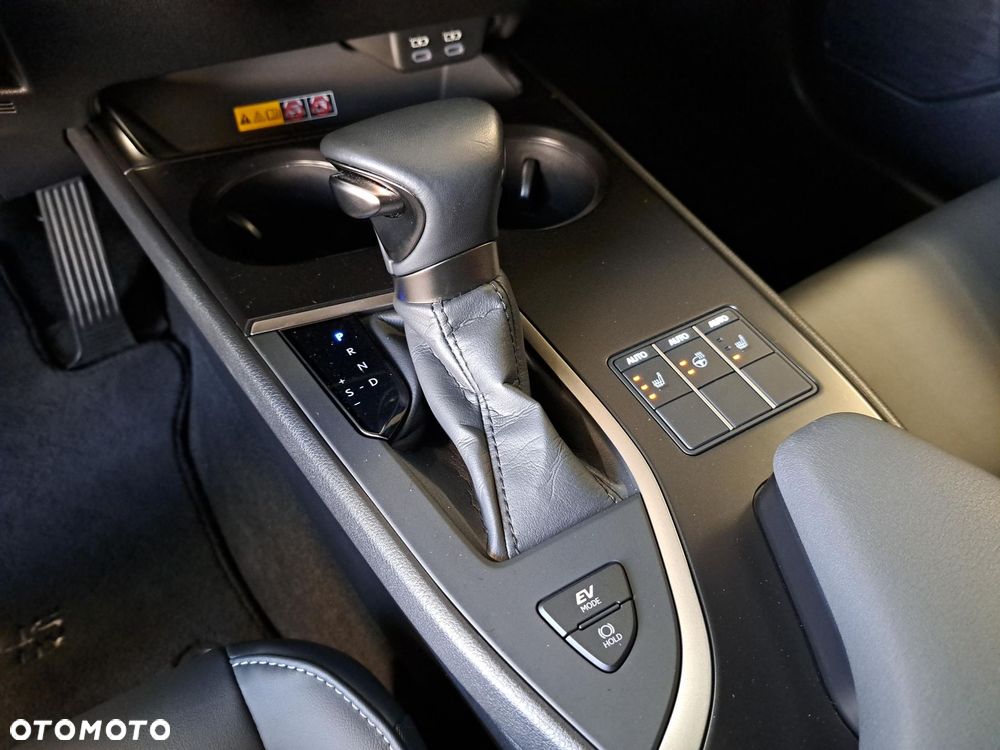 Lexus UX 250h GPF F Sport Design 2WD - 26