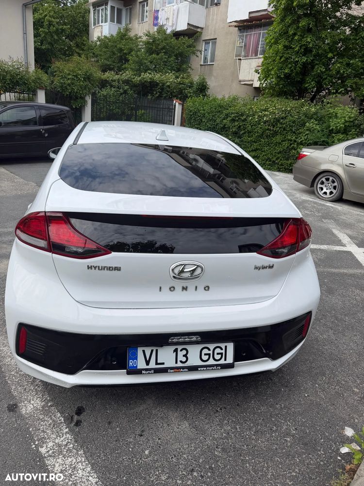 Hyundai IONIQ - 16