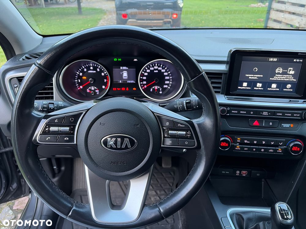 Kia Ceed 1.4 T-GDI L Business Line - 16