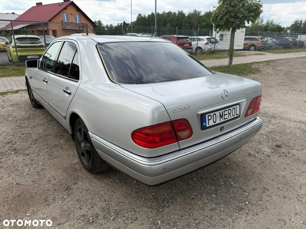 Mercedes-Benz Klasa E 200 Kompressor Elegance - 4