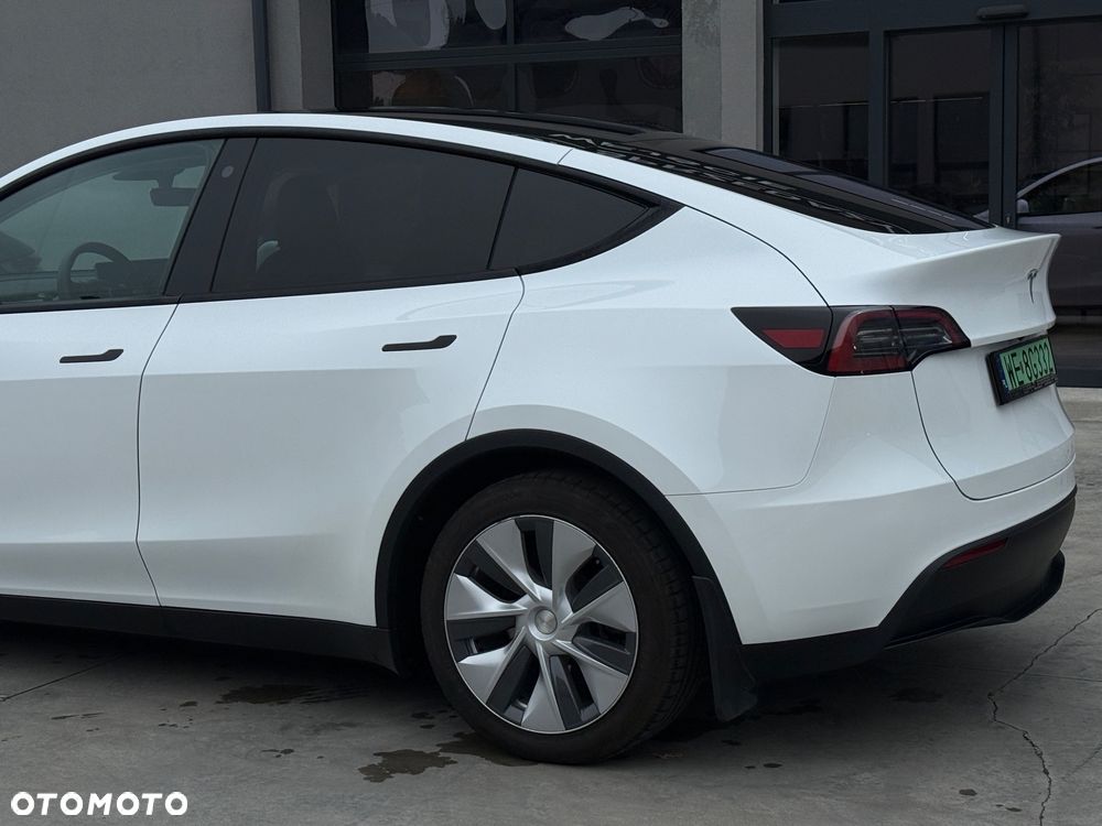 Tesla Model Y RWD - 10