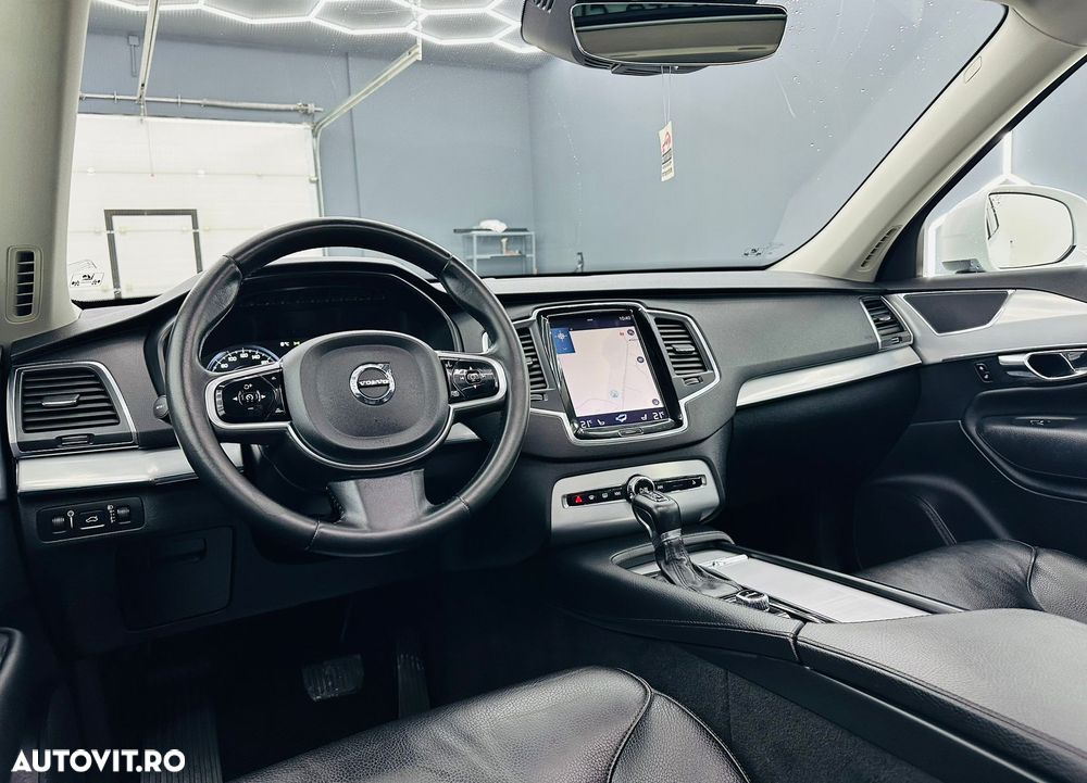 Volvo XC 90 D5 AWD Geartronic Momentum - 22