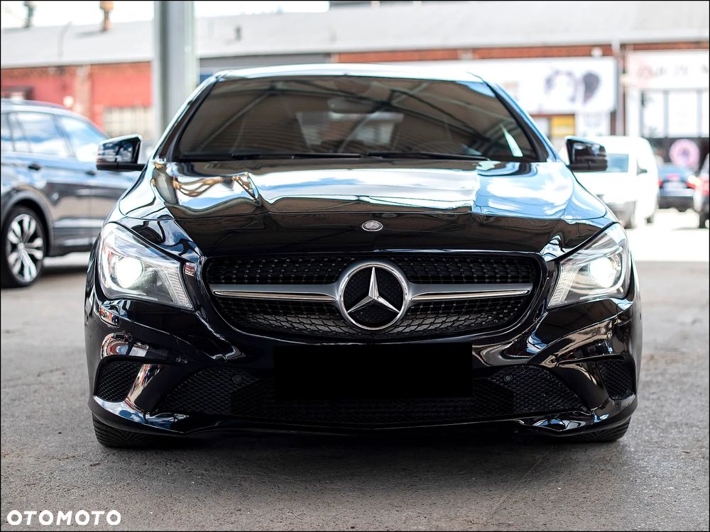 Mercedes-Benz CLA 180 7G-DCT Urban - 4