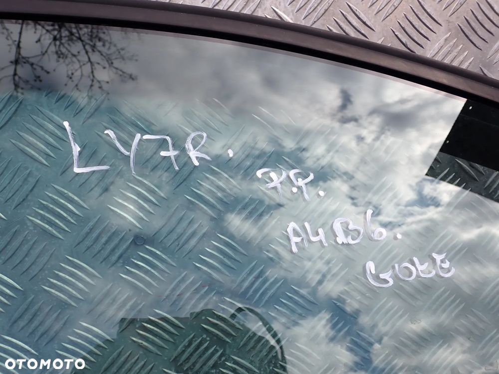 DRZWI PRAWY PRZÓD AUDI A4 B6 LY7R RADOM - 2